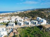 Girne Edremit’te Eşsiz Deniz ve Dağ Manzaralı Lüks 1+1 Bahçeli Daire!