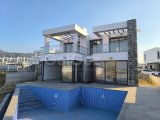 Girne Esentepe'de satılık 4+1 lüks villa