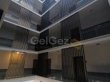 Girne Merkezde Satılık Lüks donanımlı 1+1 Eşyalı Daire! Deniz & Dağ Manzaralı