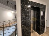 Girne Merkezde satılık balkonu Deniz gören Eşyalı 2+1 daire