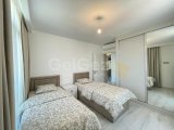Girne Merkezde satılık balkonu Deniz gören Eşyalı 2+1 daire