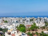 Girne merkezde satılık 2+1 Eşyalı ve Lüks donanımlı Penthouse