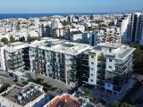 Girne'nin kalbinde, çevre yolunun hemen altında yer alan bu muhteşem 2+1 penthouse