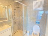 Girne'nin kalbinde, çevre yolunun hemen altında yer alan bu muhteşem 2+1 penthouse