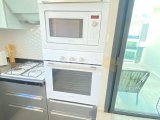 Girne'nin kalbinde, çevre yolunun hemen altında yer alan bu muhteşem 2+1 penthouse