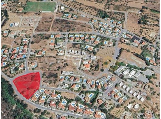 Girne Karşıyaka’da Köşe Konumda, Prestijli Villa Projesine Uygun Arsa!