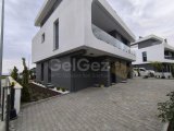 Lapta sahil yürüyüş yoluna yakın satılık 4+1 villa