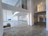 Lefkoşa’nın Kalbinde Prestijli Kiralık İş Merkezi!