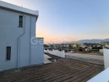 Gönyelinin Eşsiz Tepe üzeri şehir Manzaralı 3+1 Türk koçanlı Villa