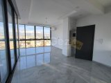 Lefkoşa'nin Merkezi kumsalda 1+1 havuzlu penthouse