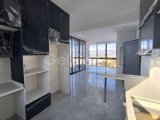 Lefkoşa'nin Merkezi kumsalda 1+1 havuzlu penthouse