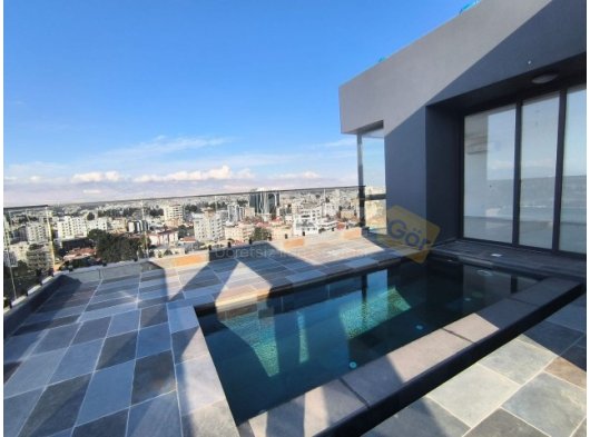 Lefkoşa'nin Merkezi kumsalda 1+1 havuzlu penthouse