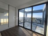 Lefkoşa'nin Merkezi kumsalda 1+1 havuzlu penthouse