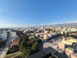 Lefkoşa'nin Merkezi kumsalda 1+1 havuzlu penthouse