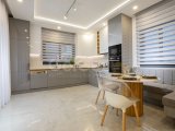 YENİBOĞAZİÇİ’NDE SATILIK FUL EŞYALI YENİ LÜKS 3+1 İKİZ VİLLA