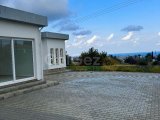 Girne Çaralköy'de satılık 5+2 villa