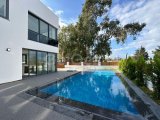 Girne, Alsancak'ta satılık 4+1 muhteşem villa