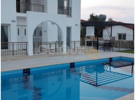 Girne, Alagadi'de günlük kiralık 5+1 villa