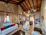 Girne, Alagadi'de günlük kiralık 3+1 villa