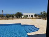 Girne, Alagadi'de Satılık 3+1 Lüks Villa - En İyi Kıyı Yaşamı! ????
