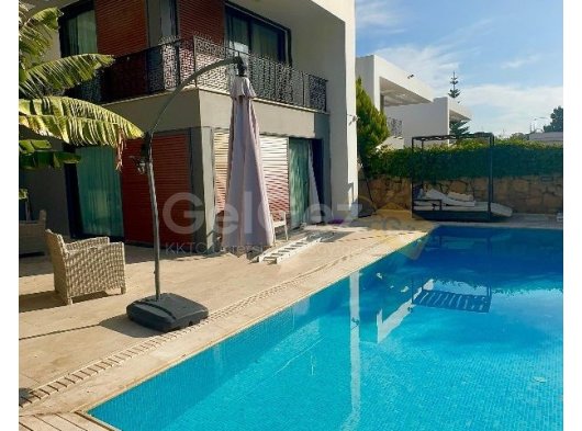 Girne, Alsancak'ta satılık muhteşem 4+1 villa