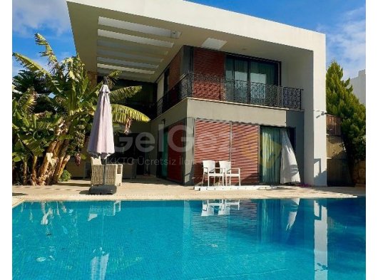 Girne, Alsancak bölgesinde satılık 4+1 villa