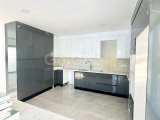 Girne, Bellapais'te satılık muhteşem, geniş 5+2 villa