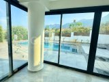 Girne, Bellapais'te satılık muhteşem, geniş 5+2 villa