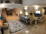 Girne Edremit bölgesinde satılık 5+1 villa