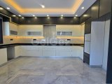 Girne ,Edremit bölgesinde satılık 4+1 muhteşem tripleks villa