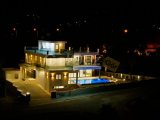 Girne ,Edremit bölgesinde satılık 4+1 muhteşem tripleks villa