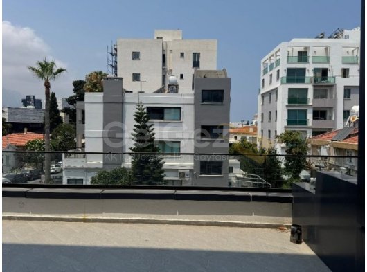 Girne Merkez'de satılık 2+1 penthouse daire
