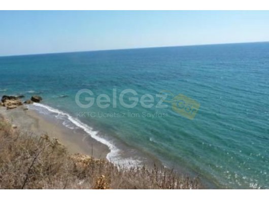 Girne'de satılık 9 dönüm arsa