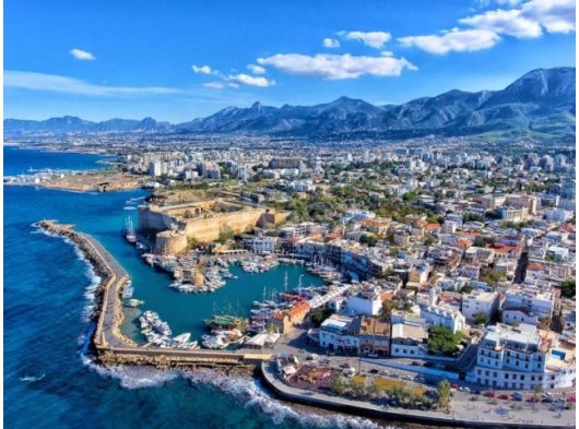 Girne merkezde satılık 10 dönüm arsa