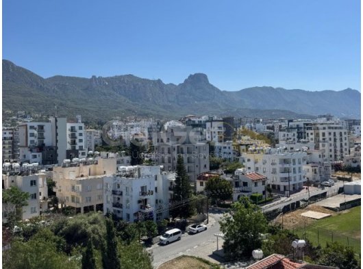 Girne Merkez'de satılık 2+1 dubleks penthouse daire