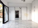 satılık 3+1villa girne alsancak bölgesi güneş enerjisi sistemi kış bahçeli 25 çeşit meyve ağacı geniş açık plan modern mutfak