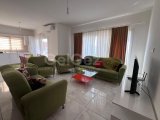 satılık 3+1 daire merkezi konum kira getirisi ve krediye uygun Mağusa Karakol Bölgesi/Jeneratör/Asansör/2 teras/Deniz manzarası