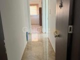 GAZİMAĞUSA ŞEHİR MERKEZİ ACİL SATILIK 3+1 DAİRE AİLEYE UYGUN VE HERYERE YÜRÜME MESAFESİNDEDİR