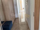 GAZİMAĞUSA ŞEHİR MERKEZİ ACİL SATILIK 3+1 DAİRE AİLEYE UYGUN VE HERYERE YÜRÜME MESAFESİNDEDİR