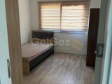 GAZİMAĞUSA ŞEHİR MERKEZİ ACİL SATILIK 3+1 DAİRE AİLEYE UYGUN VE HERYERE YÜRÜME MESAFESİNDEDİR