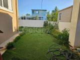 GAZİMAĞUSA MUTLUYAKA BÖLGESİ MÜSTAKİL EV 2+1 BÜYÜK BALKON GENİŞ BAHÇE