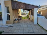 GAZİMAĞUSA MUTLUYAKA BÖLGESİ MÜSTAKİL EV 2+1 BÜYÜK BALKON GENİŞ BAHÇE