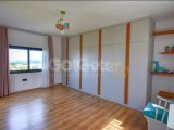 Girne, Alsancak'ta satılık muhteşem 5+2 villa