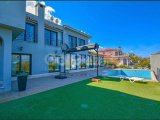 Girne, Alsancak'ta satılık muhteşem 5+2 villa