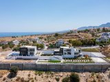 Girne, Arapköy'de satılık 4+1 tripleks villa