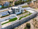 Girne, Arapköy'de satılık 4+1 tripleks villa