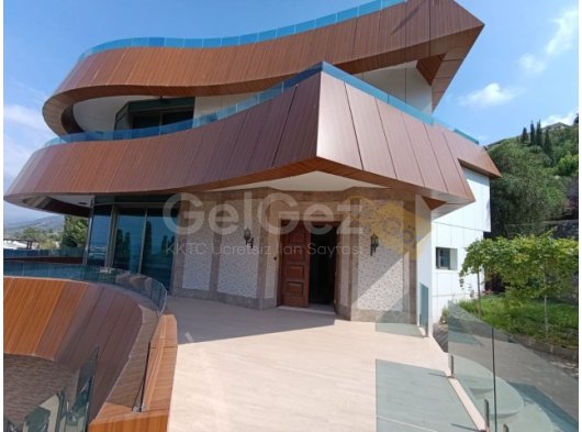 Girne, Edremit'te satılık 4+2 lüks villa