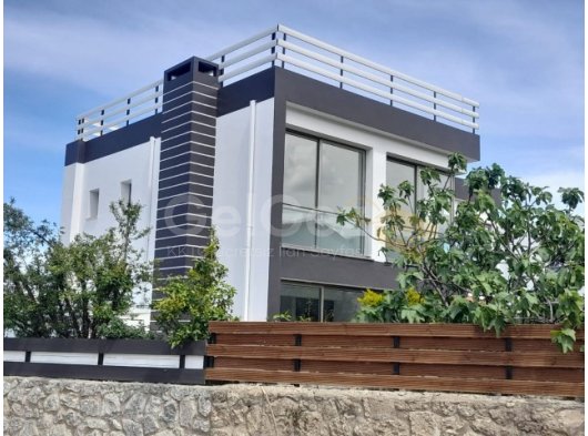 Girne, Edremit bölgesinde satılık 5+2 yeni villa