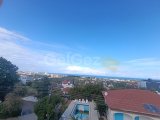 Girne ,Ozanköy'de satılık 3+1 tripleks villa