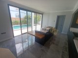 Girne ,Ozanköy'de satılık 3+1 tripleks villa